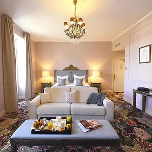**** Hotel Grand Henri - Les Collectionneurs France